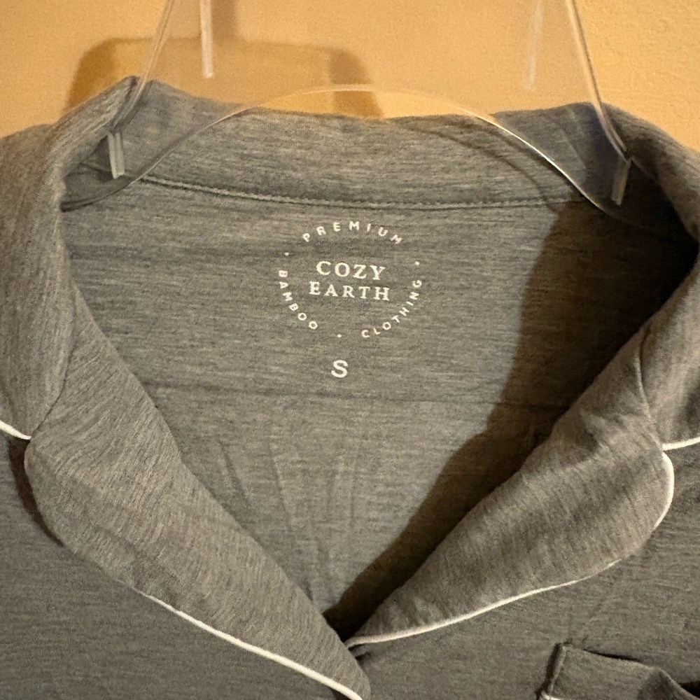 Cozy Earth Bamboo Stretch-Knit Long Sleeve Pajama Set in Gray - Picture 4 of 7